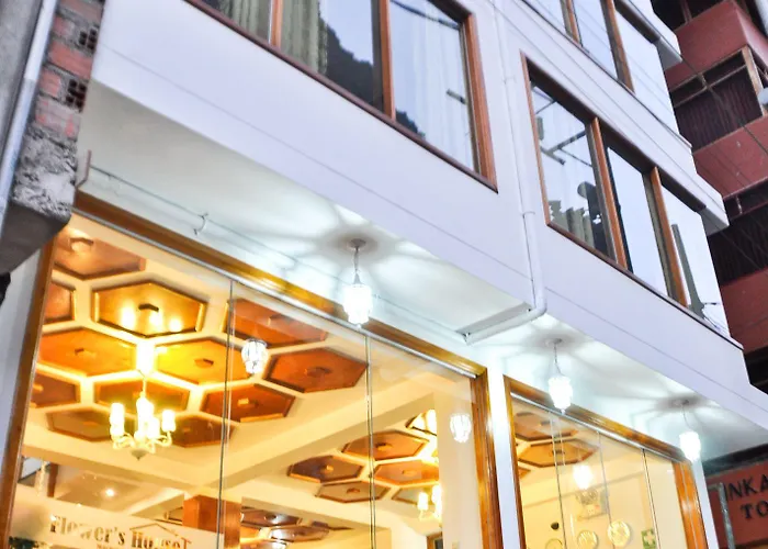Hotel Flower's House 3*